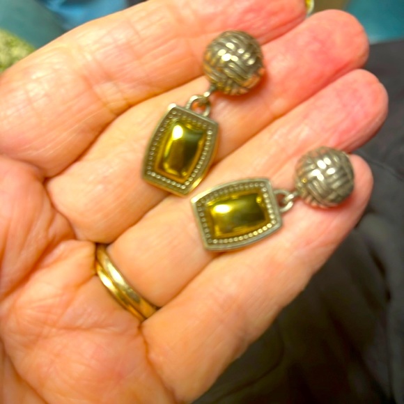 Brighton post earrings - Picture 1 of 1